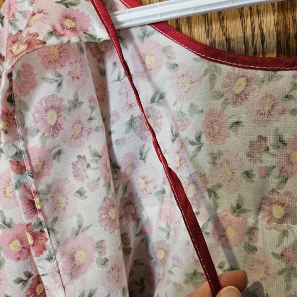 Floral smock or apron - Picture 5 of 7